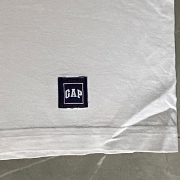 GAP Boy's white T shirt - Picture 3 of 3